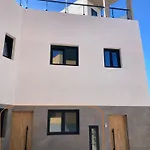 Pena *